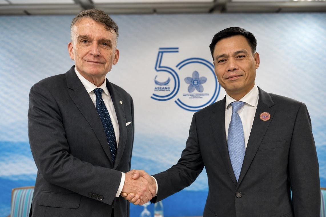 Thứ trưởng Ngoại giao Đặng Hoàng Giang gặp Quyền Giám đốc UNRWA